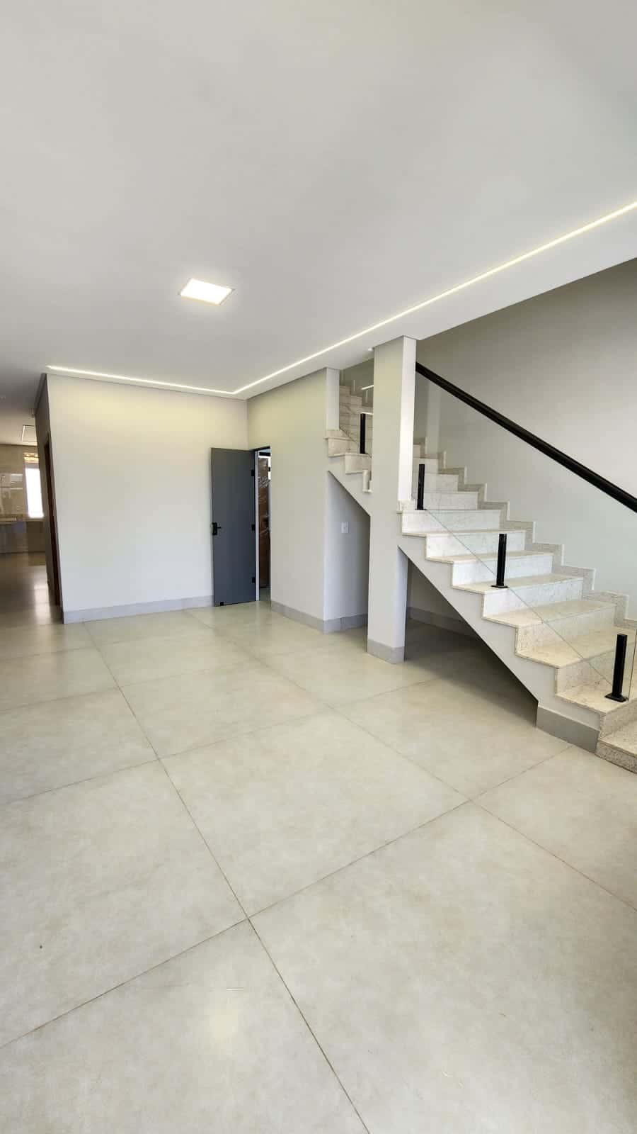 CASA 4 SUITES  NO SETOR JAO proximo a praça da paz