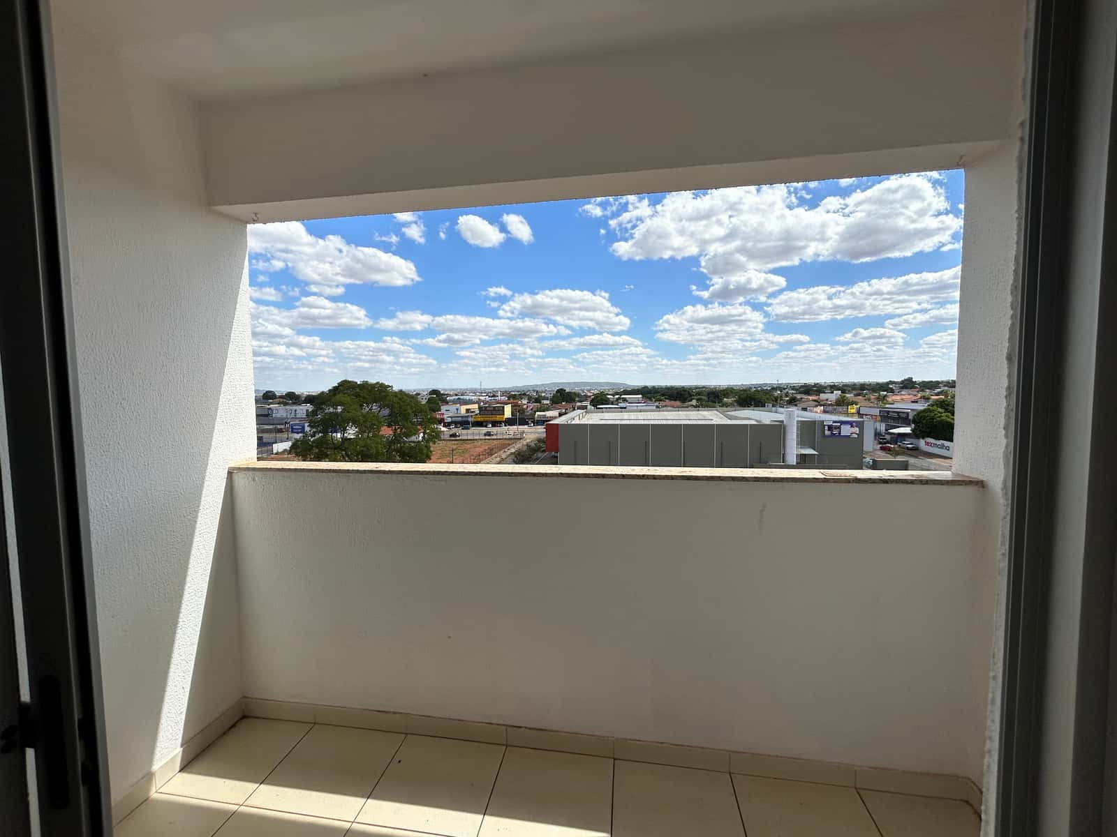 Apartamento com 3 Quartos à Venda na Vila Rosa, Goiânia, Suíte e Lazer de Clube