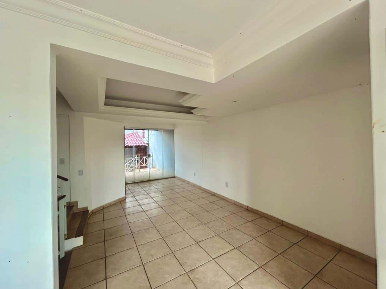 Sobrado à venda no Jardim Ana Lúcia – 3 Quartos, 2 Suítes, 200 m² de área construída