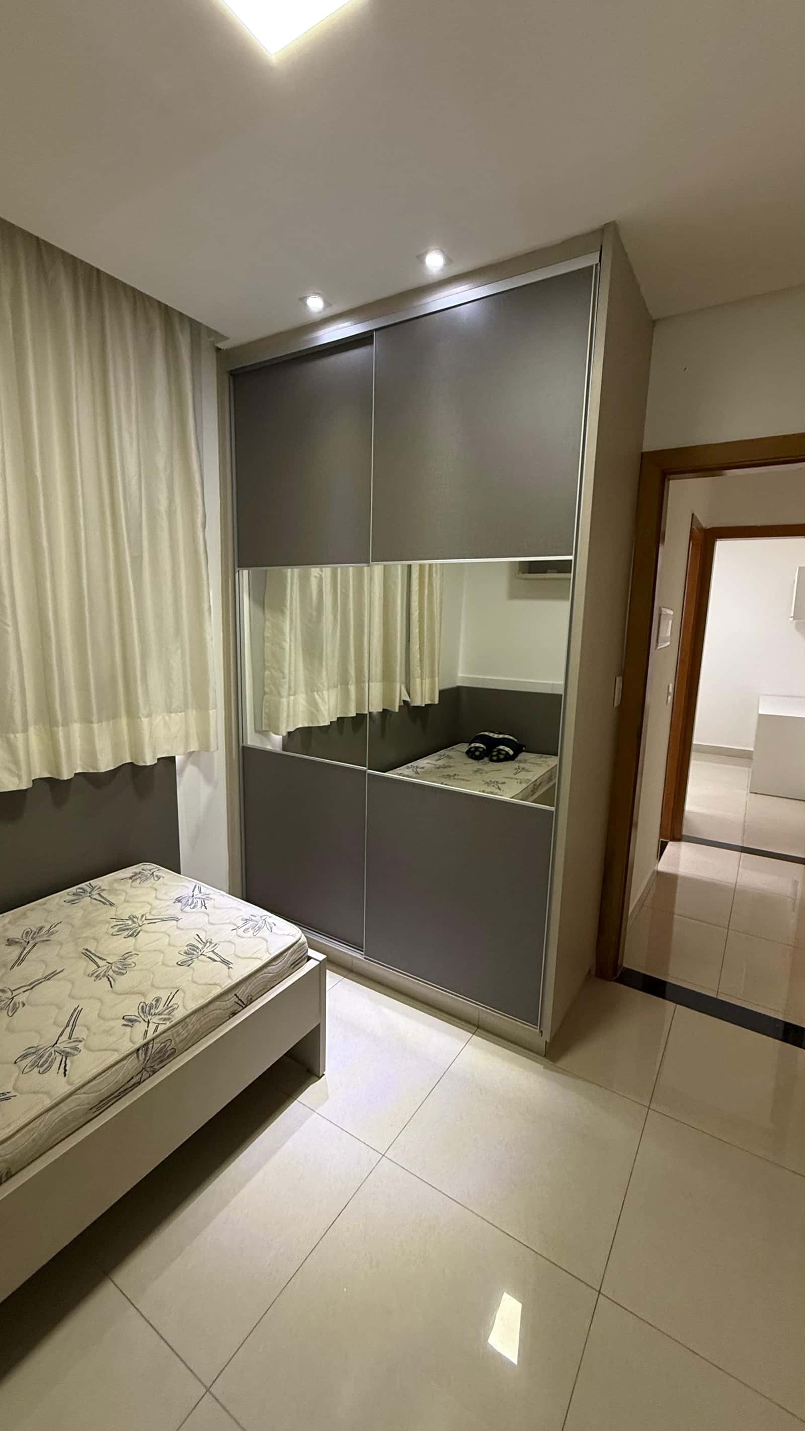 Excelente Casa de Médio Padrão com 3 Quartos (Suíte) – 220m²