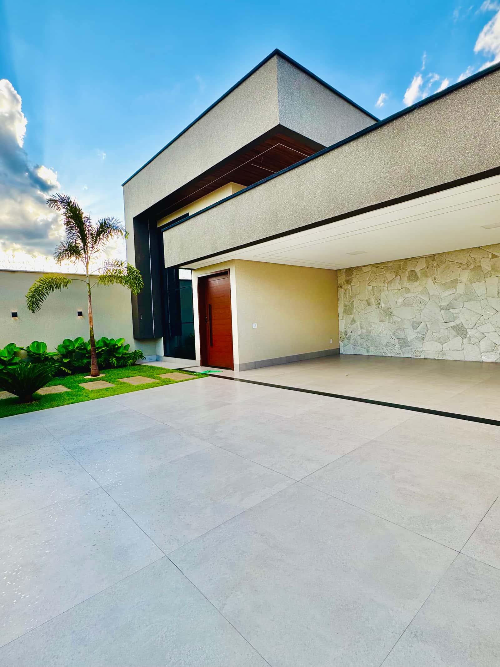 CASA 3 SUITES ALTO PADRAO JARDIM IPE . CASA 3 QUARTOS A VENDA JARDIM IPE