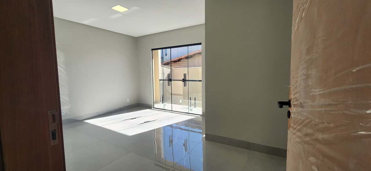 CASA 4 SUITES PROXIMO A T63 NO PARQUE ANHANGUERA