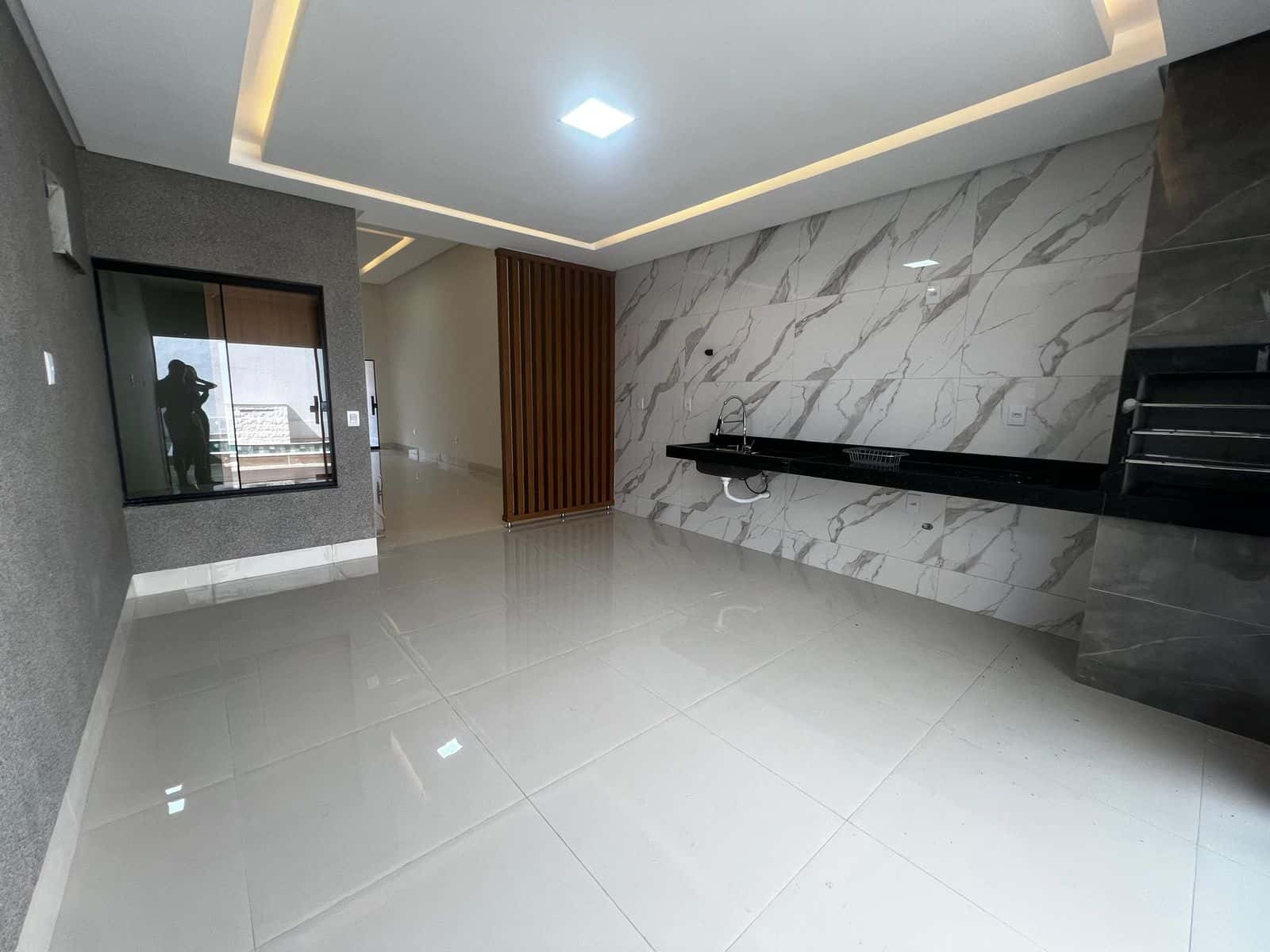 CASA 03 QUARTOS SENDO 01 SUITE RESIDENCIAL ITALIA  PROXIMO AO DIA A DIA GOIANNIA