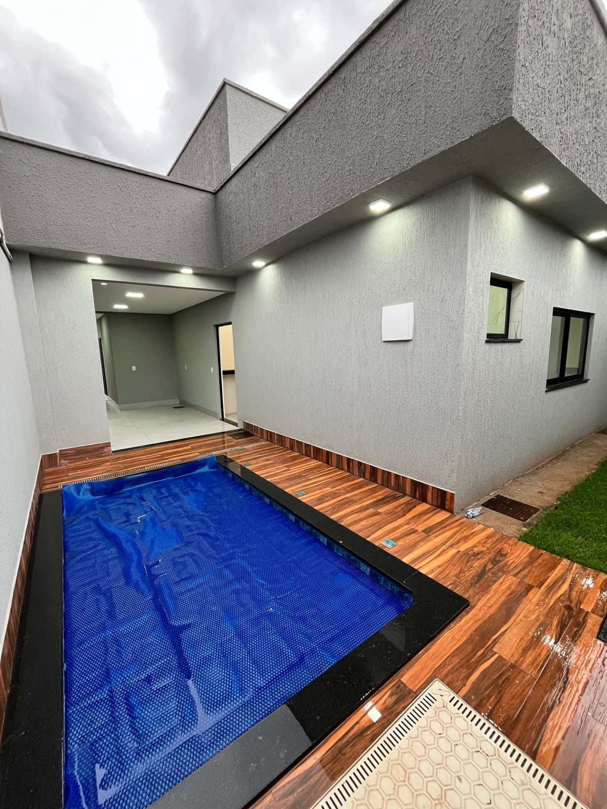 casa 3 quartos sendo  2 suites 3 marias 150 mts lote 240