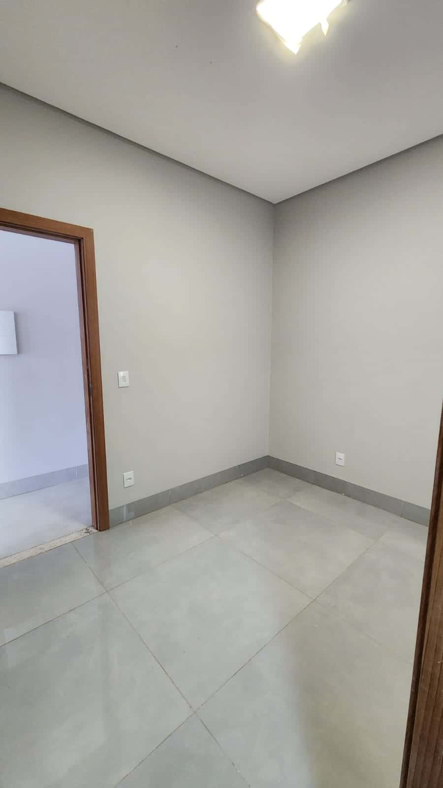 CASA 4 SUITES  NO SETOR JAO proximo a praça da paz