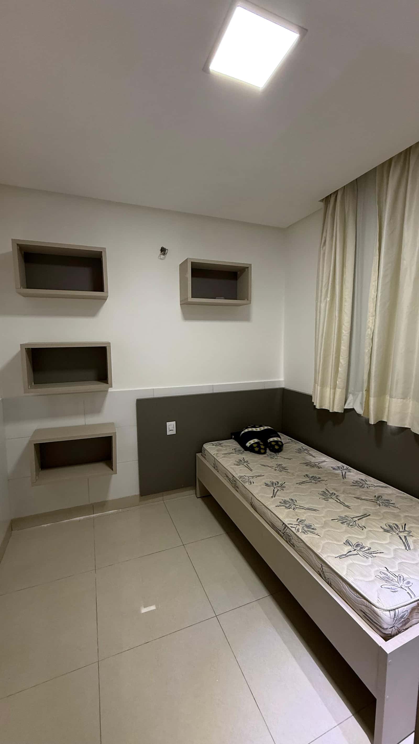 Excelente Casa de Médio Padrão com 3 Quartos (Suíte) – 220m²