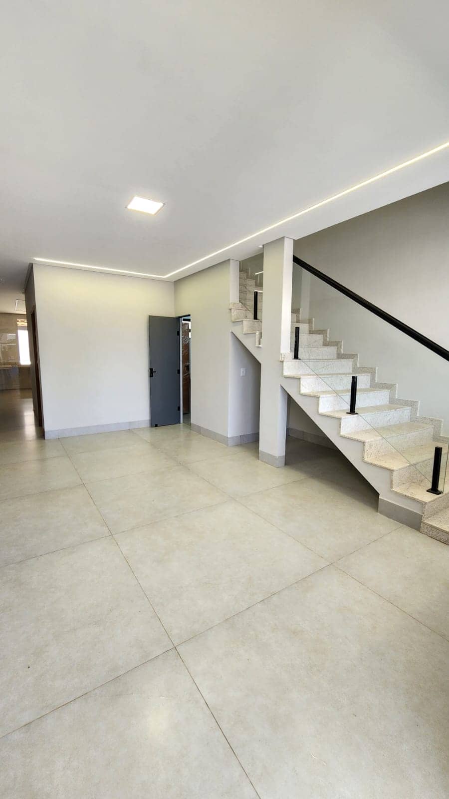 CASA 4 SUITES  NO SETOR JAO proximo a praça da paz