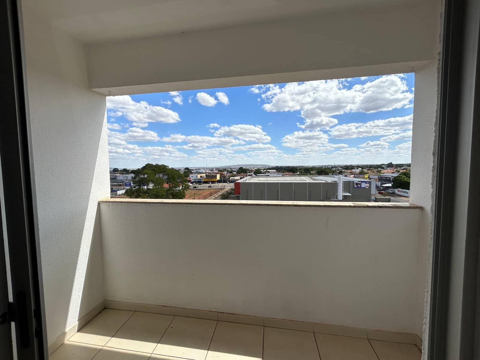 Apartamento com 3 Quartos à Venda na Vila Rosa, Goiânia, Suíte e Lazer de Clube