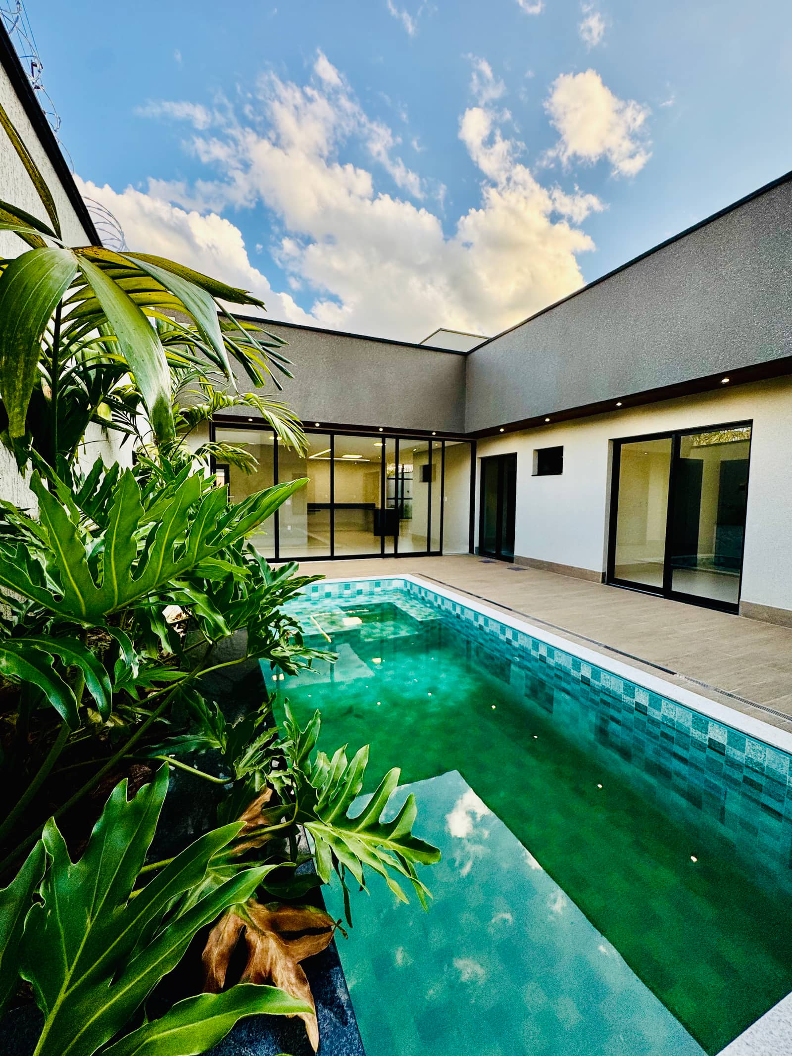 CASA 3 SUITES ALTO PADRAO JARDIM IPE . CASA 3 QUARTOS A VENDA JARDIM IPE