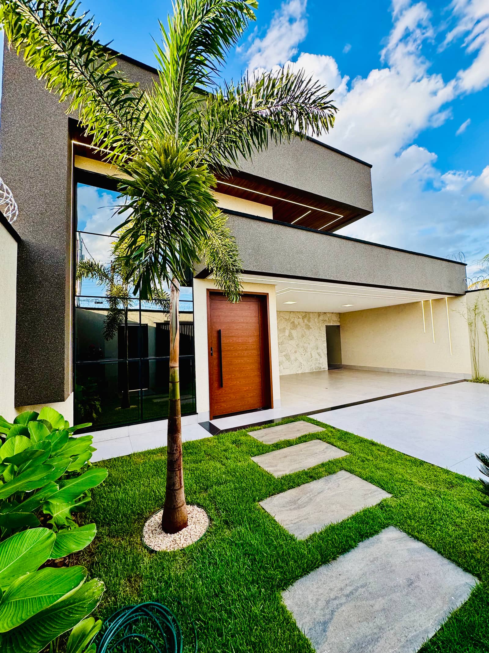 CASA 3 SUITES ALTO PADRAO JARDIM IPE . CASA 3 QUARTOS A VENDA JARDIM IPE