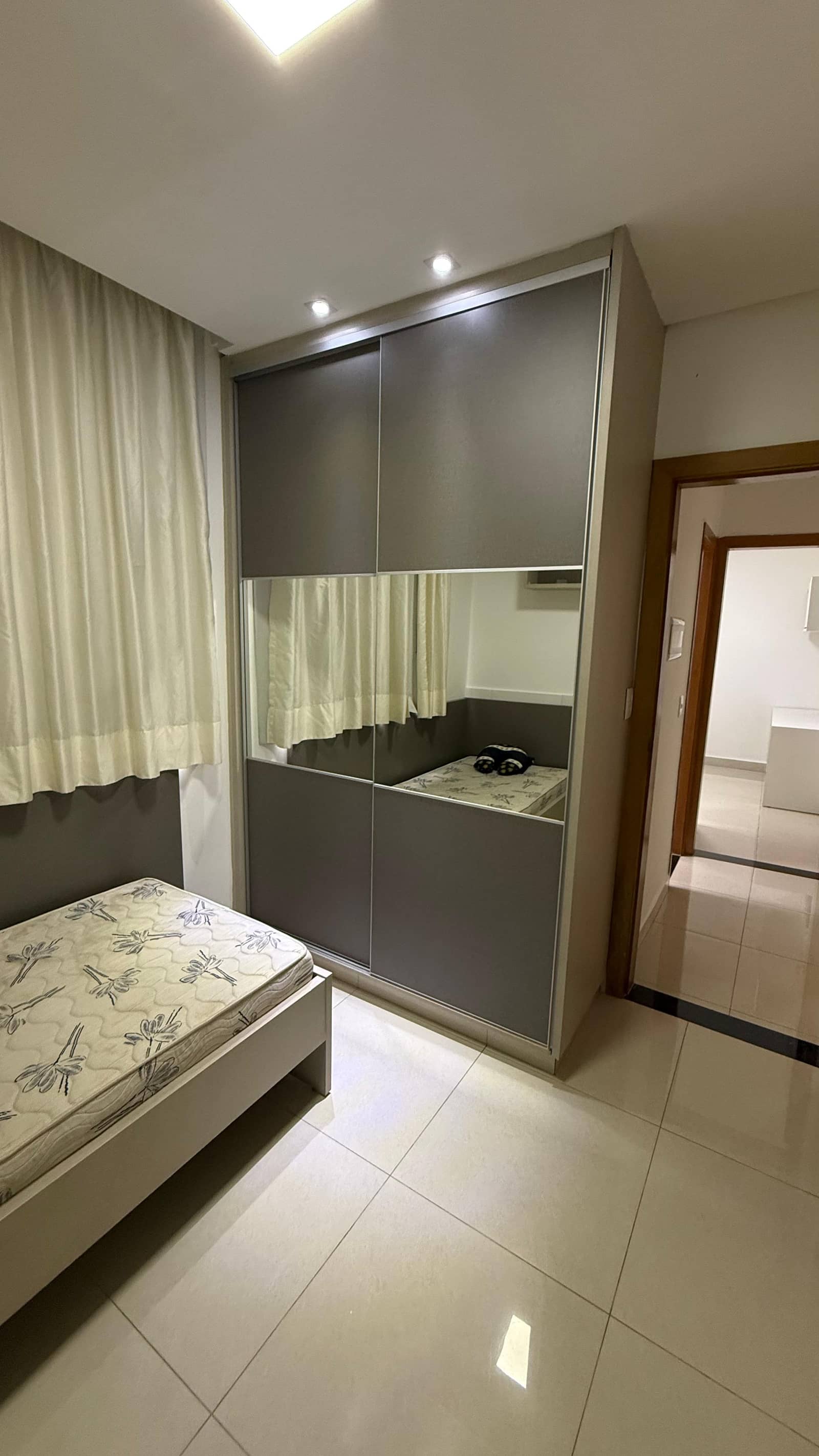 Excelente Casa de Médio Padrão com 3 Quartos (Suíte) – 220m²