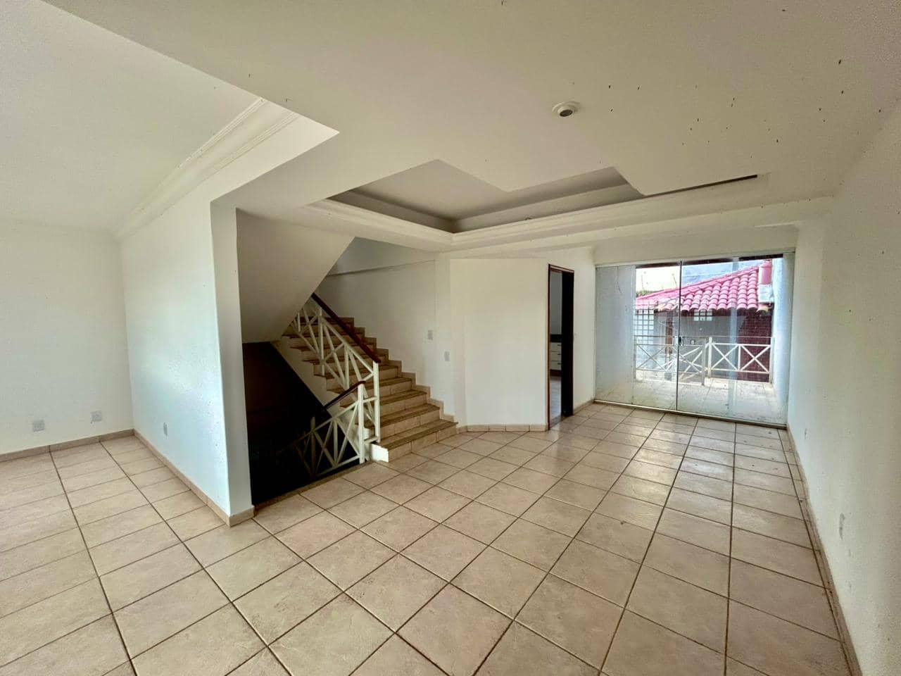 Sobrado à venda no Jardim Ana Lúcia – 3 Quartos, 2 Suítes, 200 m² de área construída