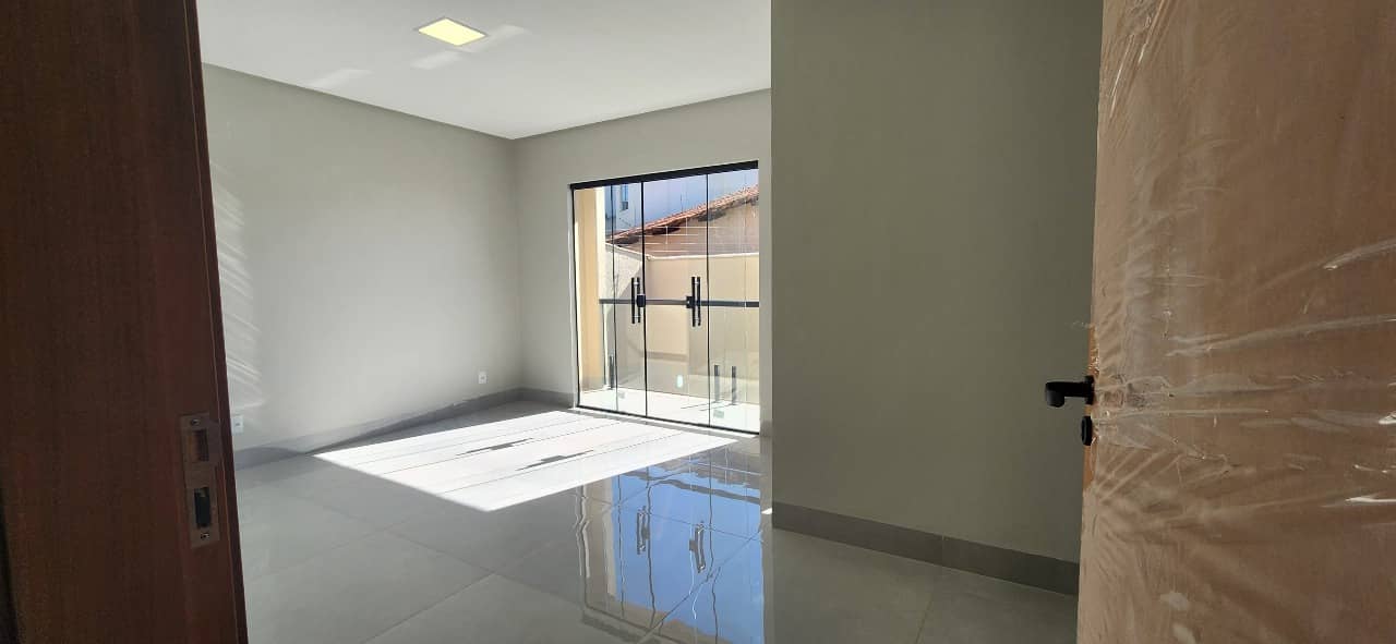 CASA 4 SUITES PROXIMO A T63 NO PARQUE ANHANGUERA