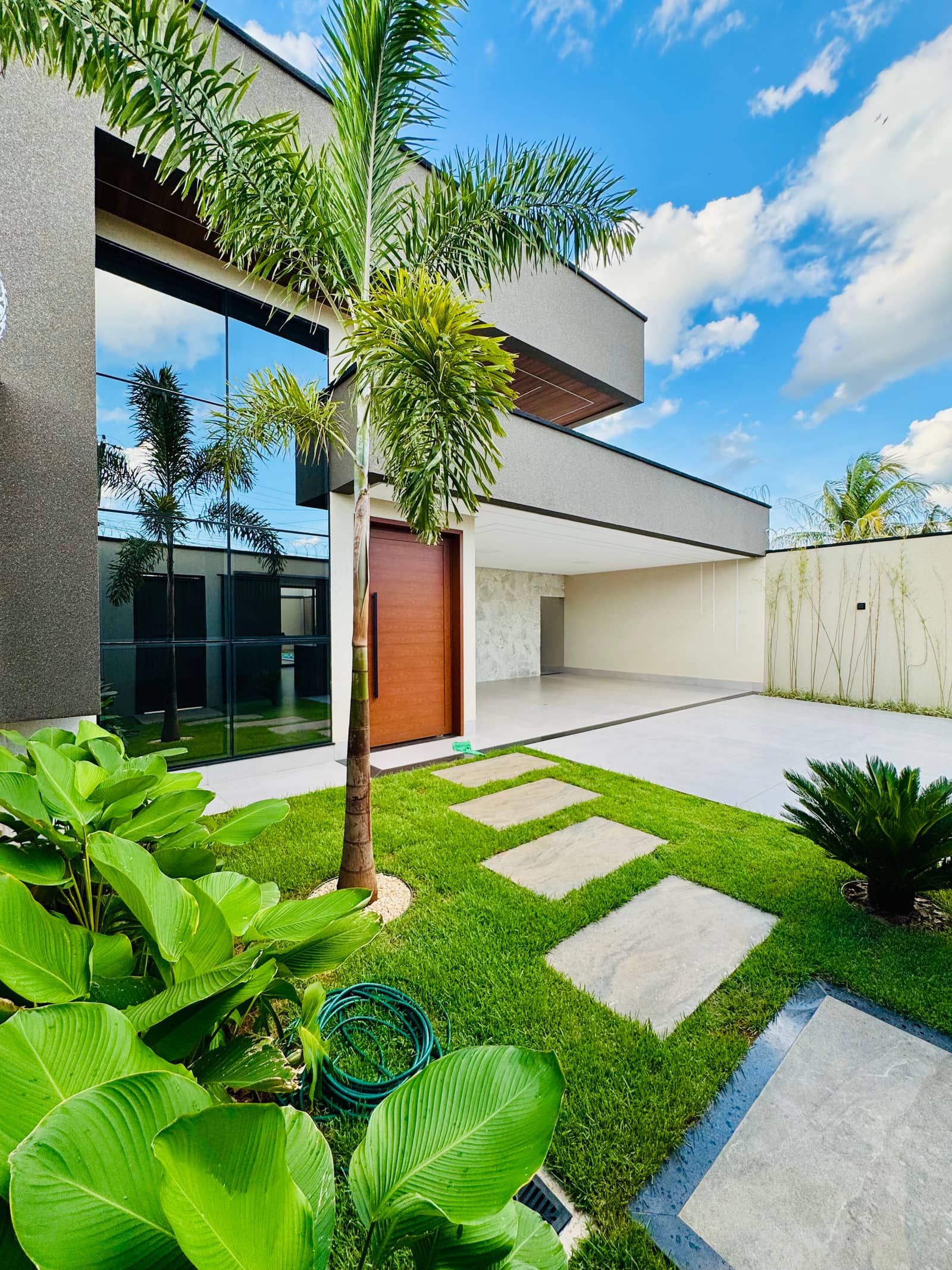 CASA 3 SUITES ALTO PADRAO JARDIM IPE . CASA 3 QUARTOS A VENDA JARDIM IPE