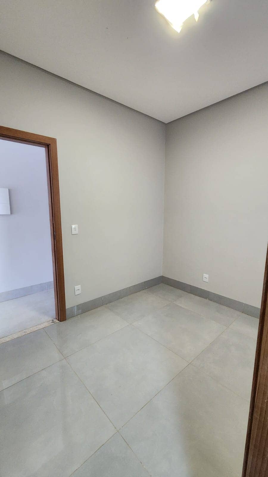 CASA 4 SUITES  NO SETOR JAO proximo a praça da paz