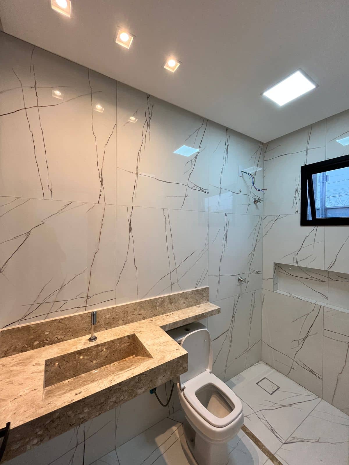 casa 3 quartos sendo  2 suites 3 marias 150 mts lote 240