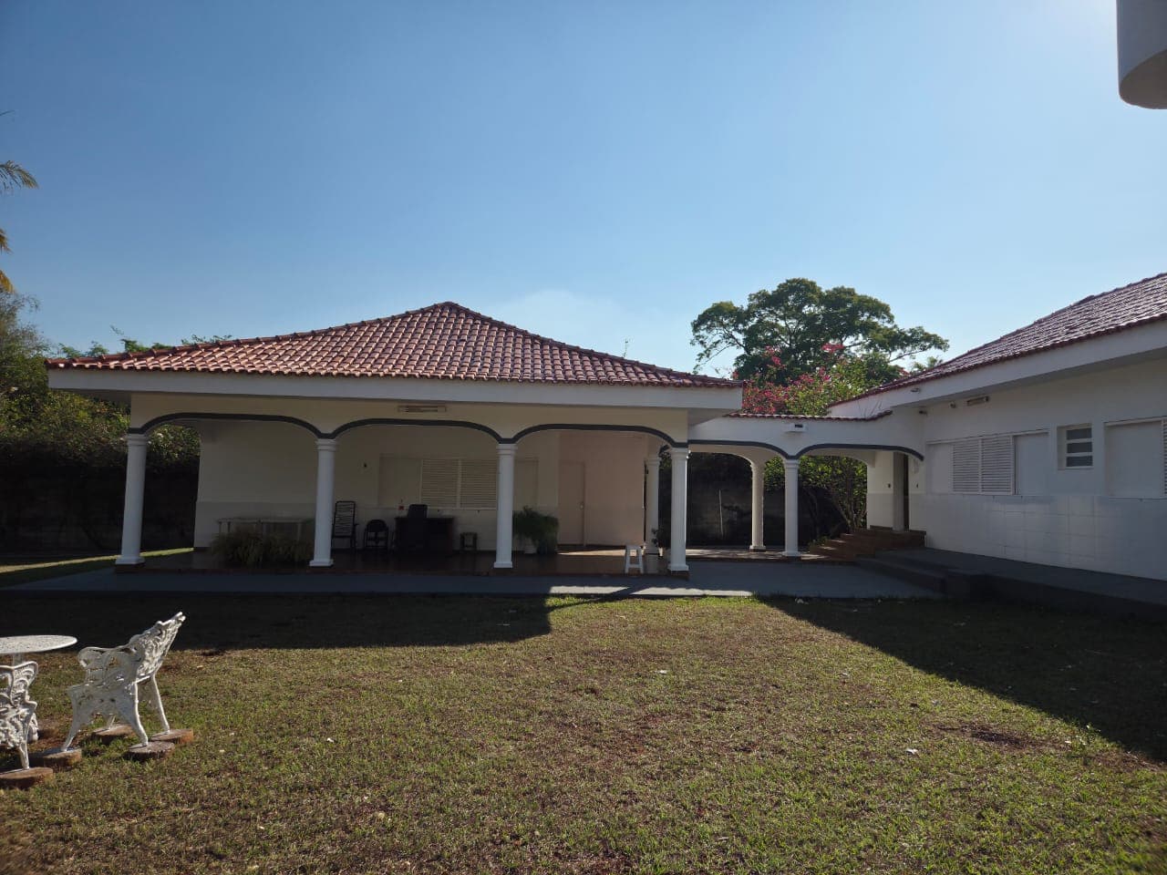 IMPERDIVEL IMÓVEL DE ALTO PADRÃO À VENDA – AO LADO DA UFG