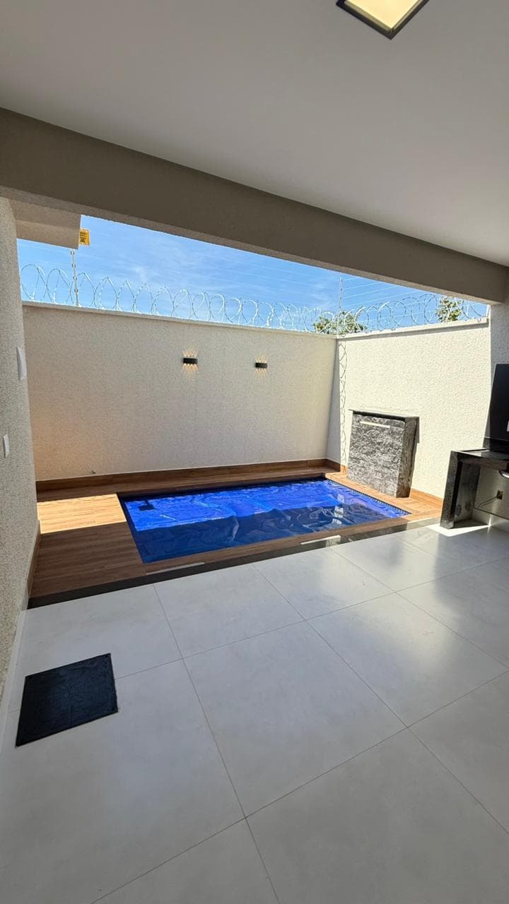 CASA 3 QTOS COM AREA GOURMET PRIVATIVA COM PISCINA E CHURRASQUEIRA