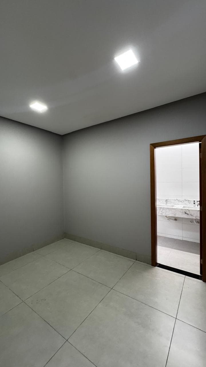🏡 CASA NO SETOR DOS FUNCIONÁRIOS – ALTO PADRÃO  3 SUITES