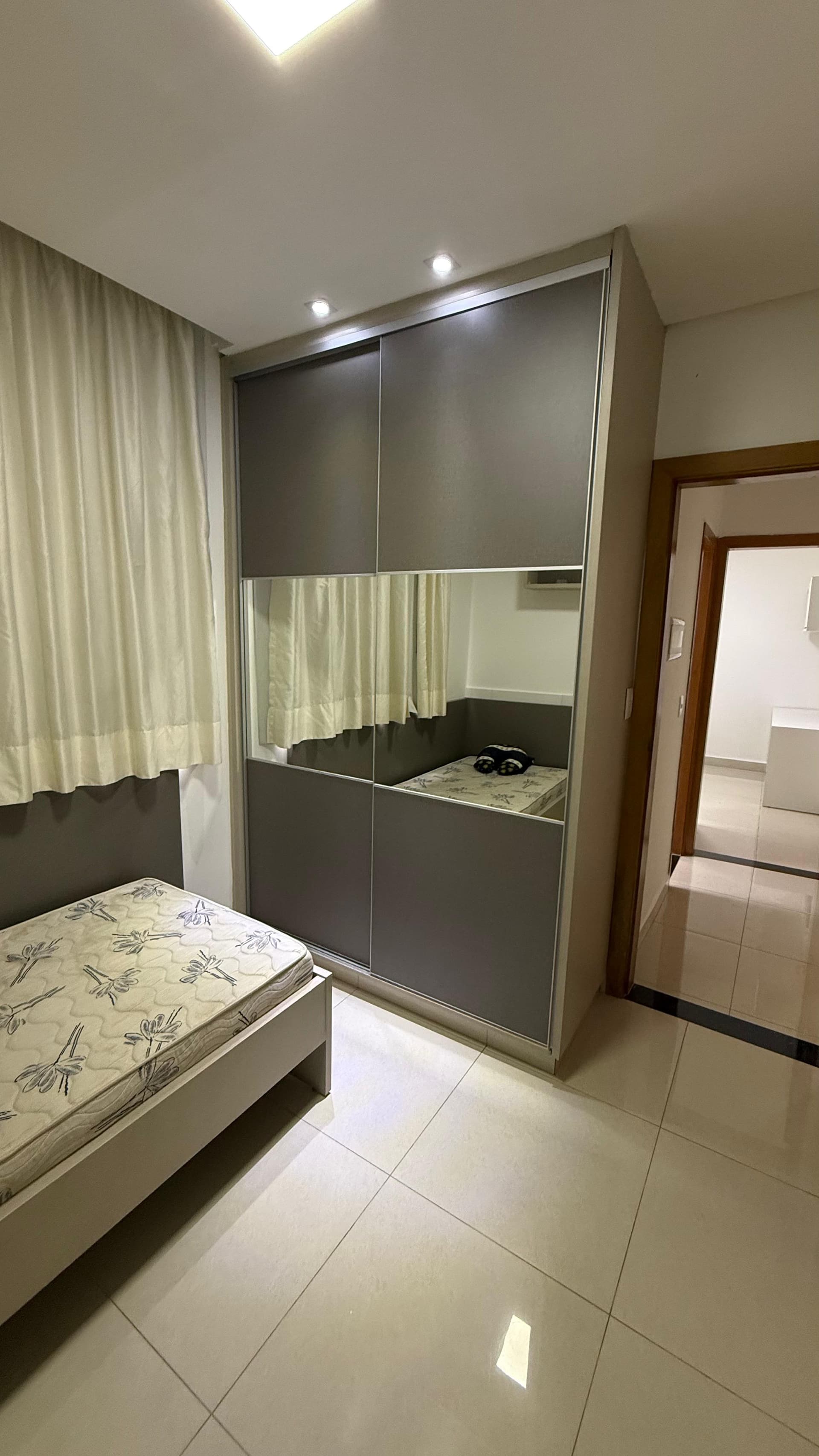 Excelente Casa de Médio Padrão com 3 Quartos (Suíte) – 220m²
