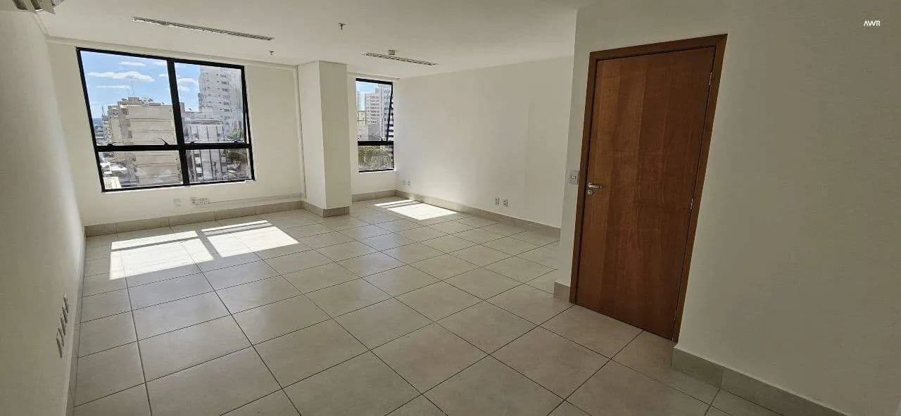Sala Comercial 701 – 78,50 m² à Venda ou Locação no Lourenço Office – Av. T7, Goiânia