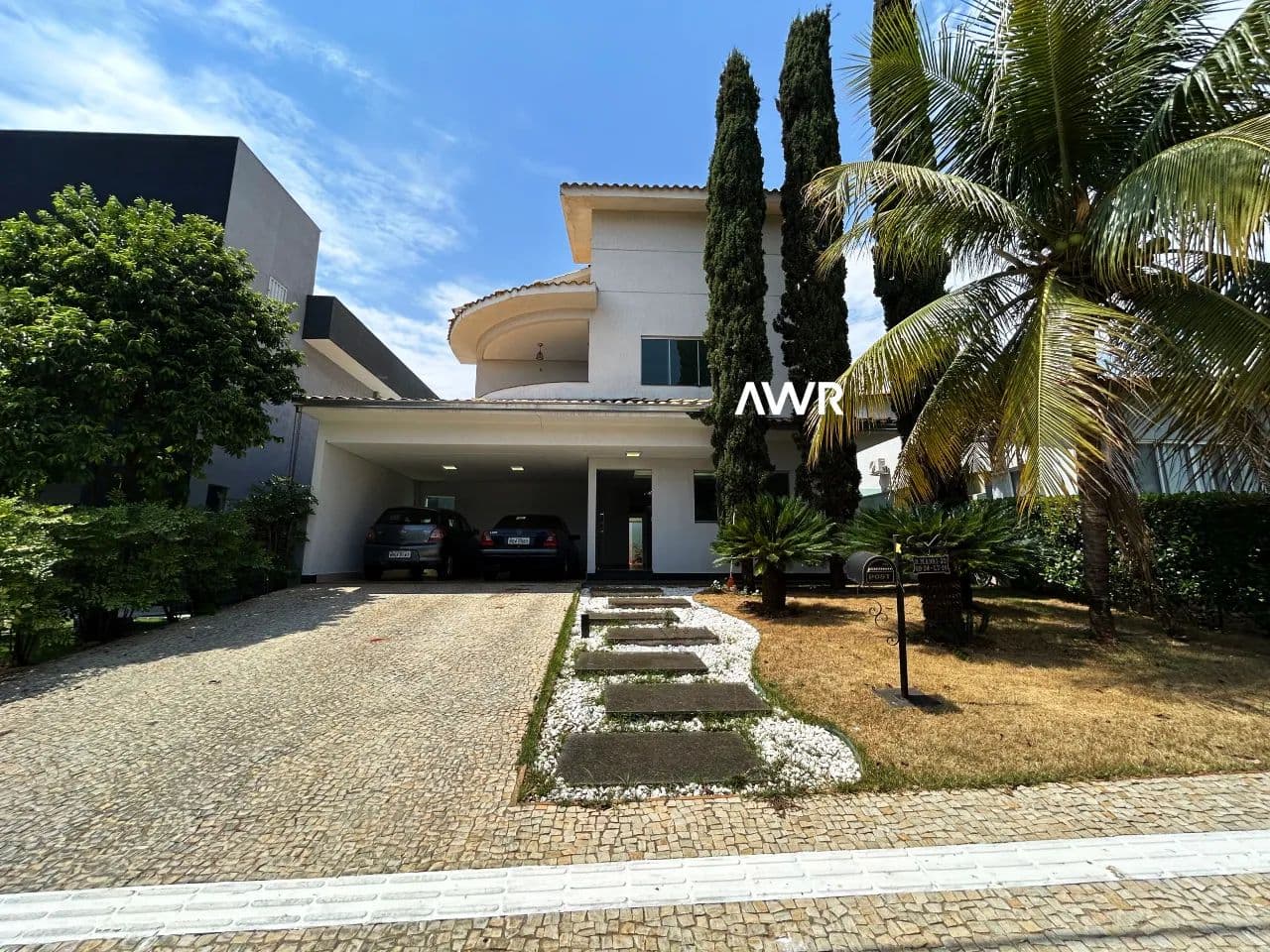 Sobrado 4 suítes à venda - Jardins Madri