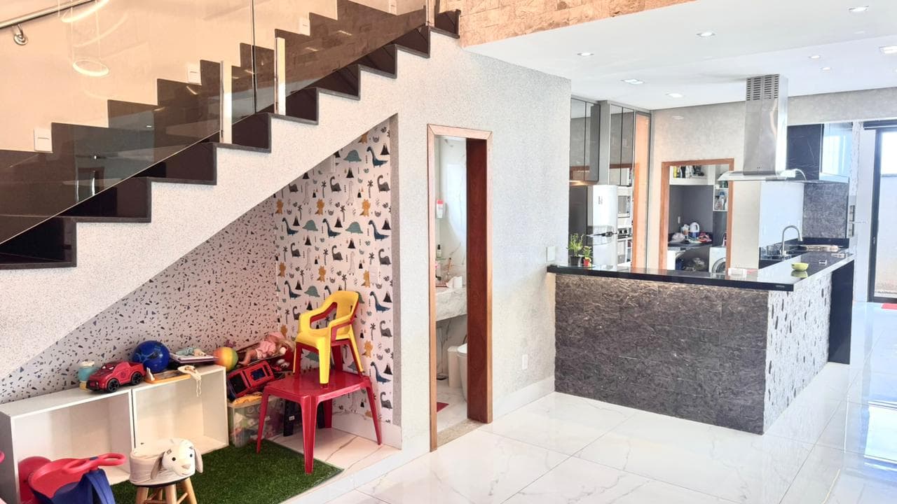 🏡 SOBRADO ALTO PADRÃO À VENDA – PARQVILLE QUARESMEIRA