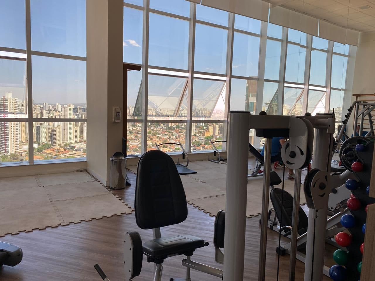 WALK BUENO MOBILIADO 1 QUARTO SALA COZINHA BANHEIRO VARANDA FECHADA COM CORTINA DE VIDRO 1 GARAGEM ANDAR ALTO