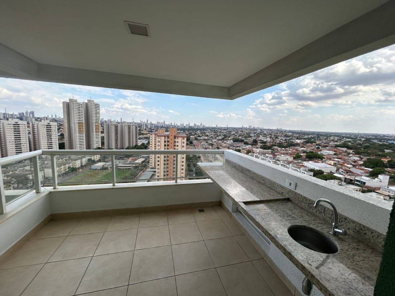 Apartamento 2 quartos 1 suite 1 vaga de 65 m² nascente com varanda  Vila alpes  - Goiânia/GO