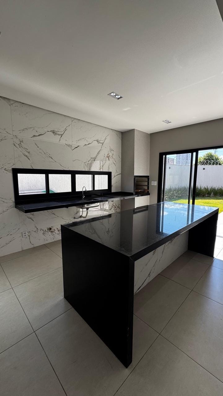 🏡 CASA NO SETOR DOS FUNCIONÁRIOS – ALTO PADRÃO  3 SUITES