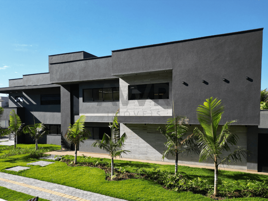 Sobrado 4 Suítes, Piscina Aquecida, Energia Solar à Venda no - Jardins Madri