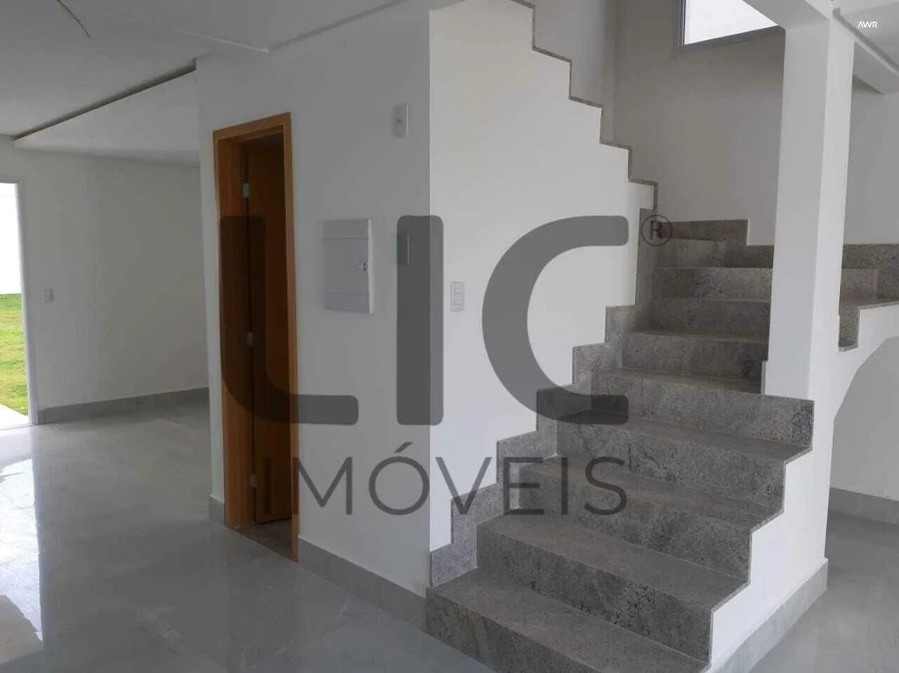 Nizia di Lourenzzo – Sobrado com 3 suítes (1 master) no Bairro Goiá, Goiânia