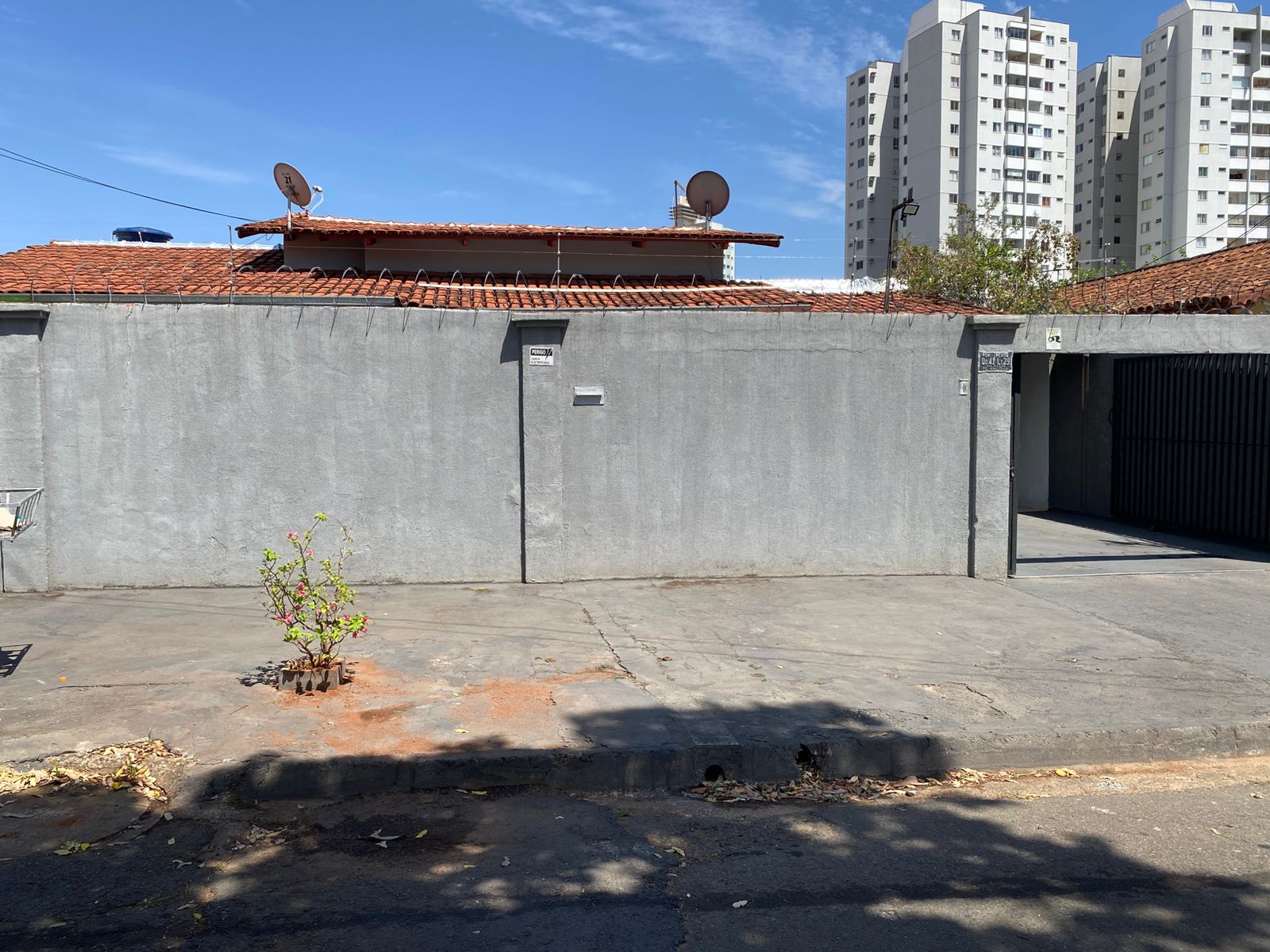 Casa à venda – Parque Amazonas 3 suítes amplas