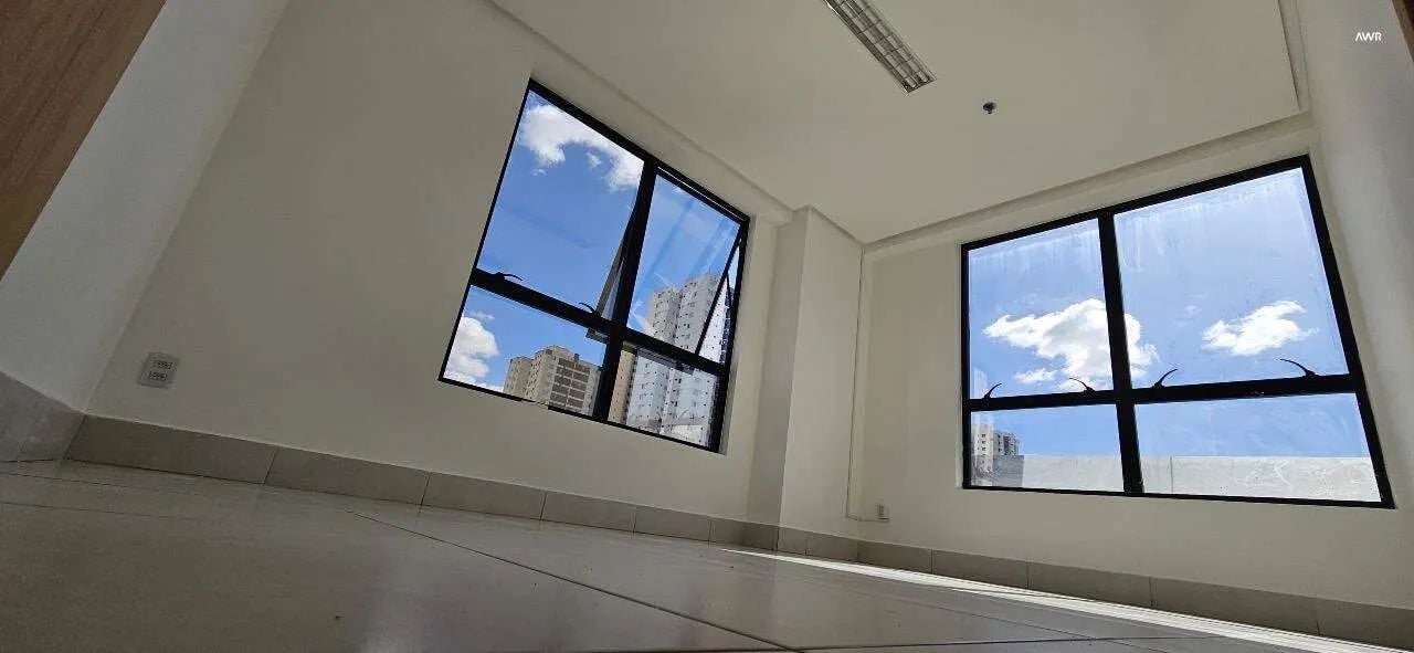 Sala, com 1 vaga vaga de garagem, disponível para para aluguel no St. Setor Oeste.