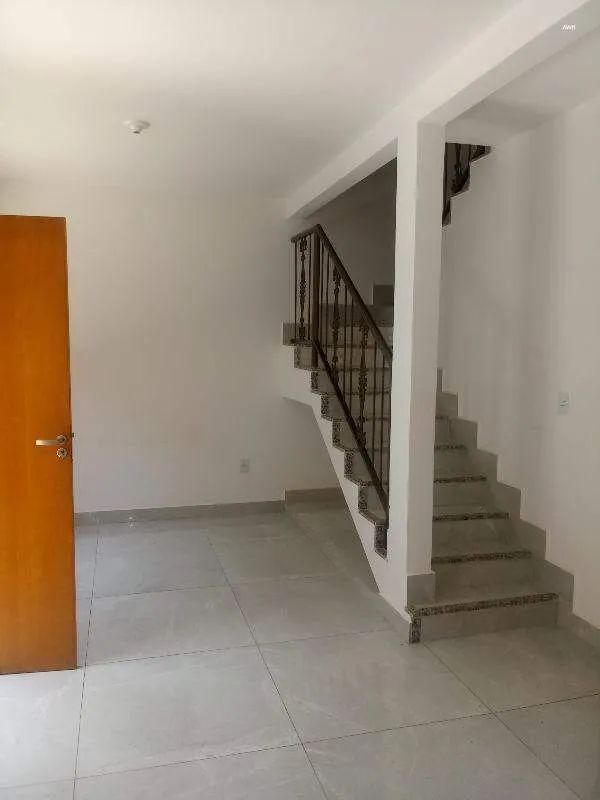 Sobrado no Condomínio Horizontal Vale do Avalon – 3 Quartos, 3 Vagas, 112 m² de área privativa