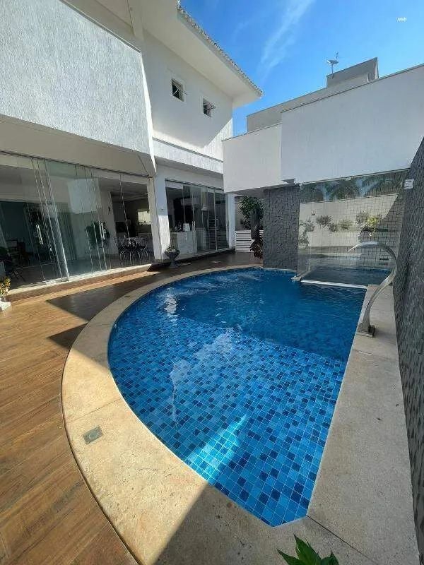 Casa de Condomínio à venda 4 quartos 331 m² – Jardins Madri